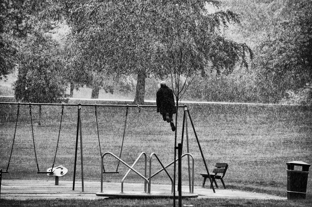The Girl in the Rain 1 Poster och Canvastavla
