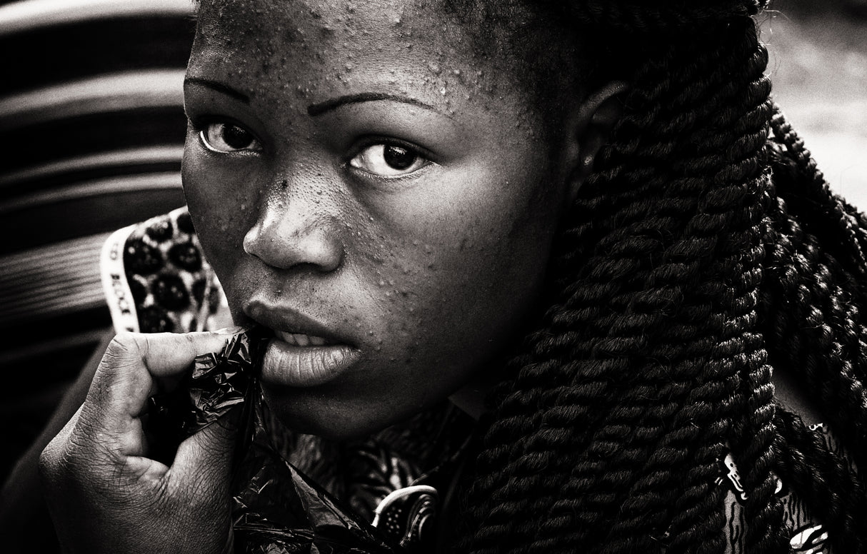 Young girl (Benin) Poster och Canvastavla