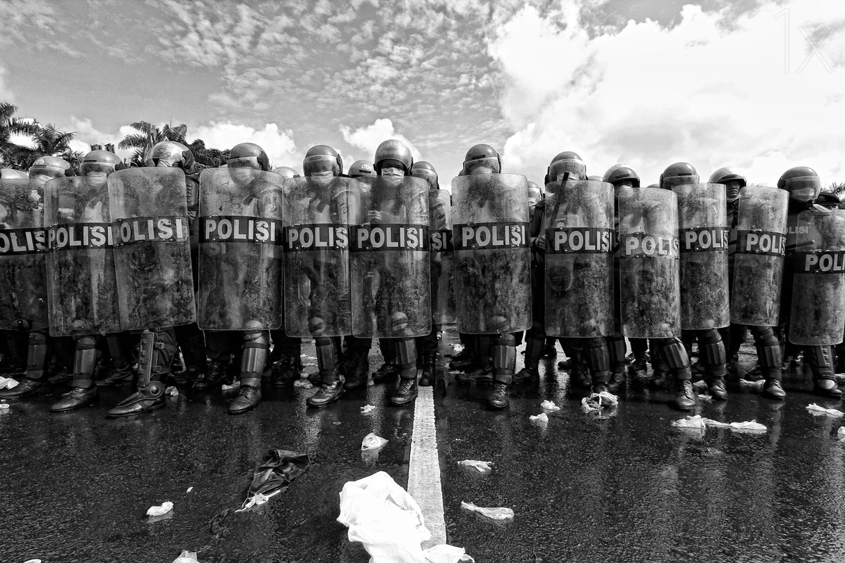 police barricades Poster och Canvastavla