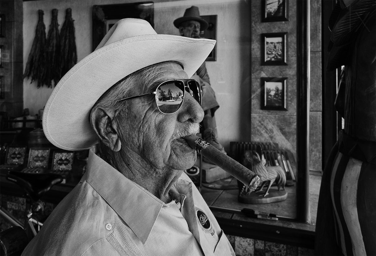 Homme avec cigare Poster och Canvastavla