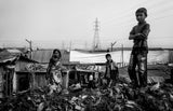 In the streets of Bangladesh. Poster och Canvastavla