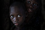 Siblings - Benin Poster och Canvastavla