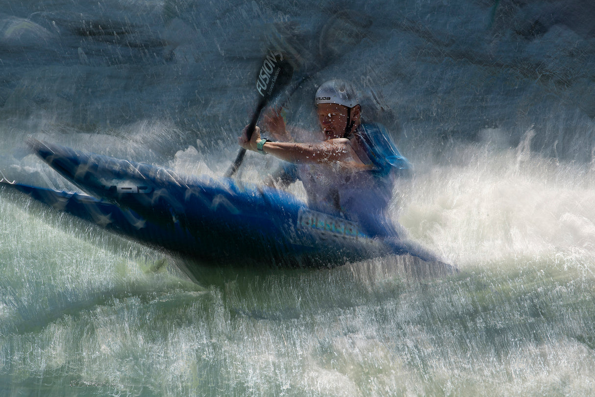Fighting with water rapids Poster och Canvastavla