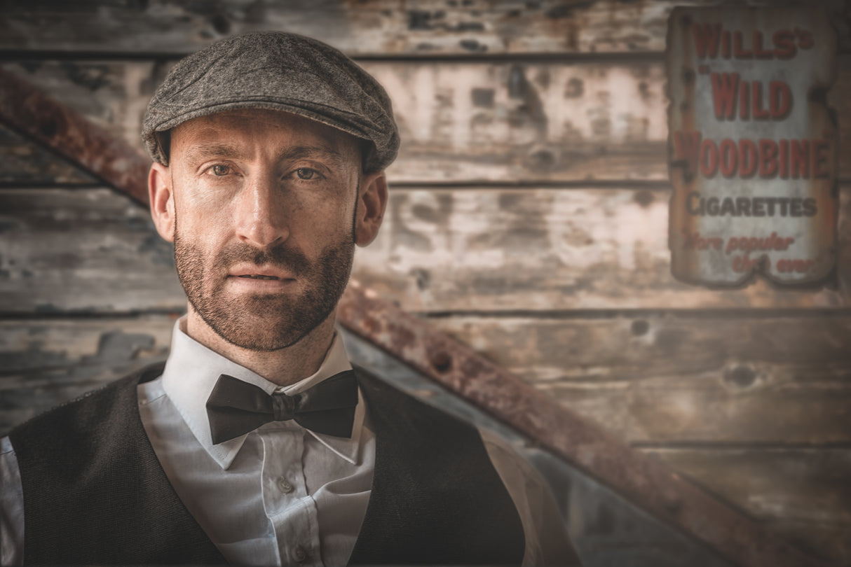 Flat capped Gent. Poster och Canvastavla