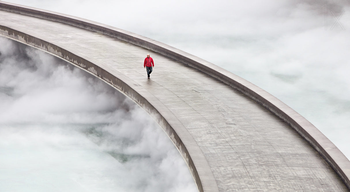 Walking over the clouds Poster och Canvastavla