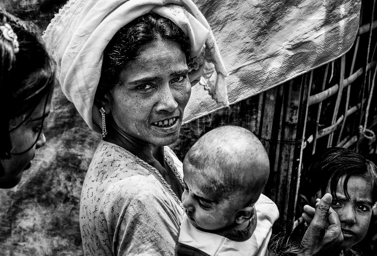 Rohingya woman and her children - Bangladesh Poster och Canvastavla