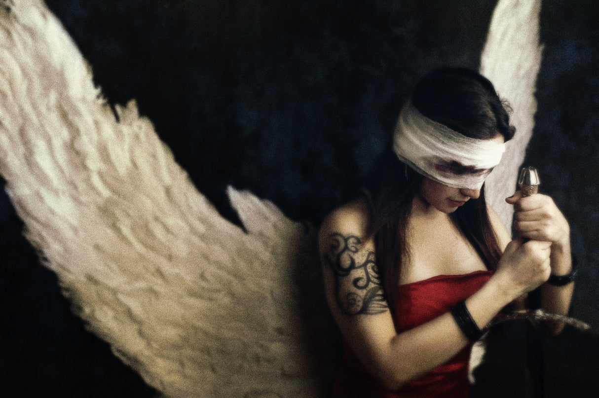 .:: wounded angel ::. Poster och Canvastavla