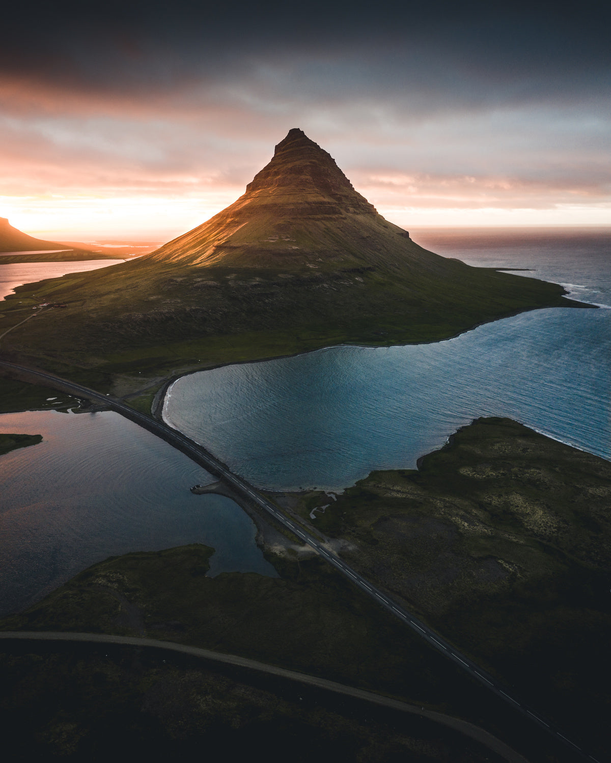 Kirkjufell Poster och Canvastavla