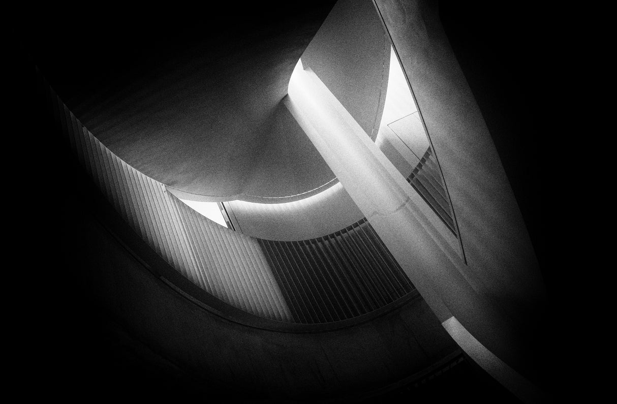 Down in the staircase Poster och Canvastavla