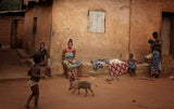 Daily life, nobody care... (Benin) Poster och Canvastavla