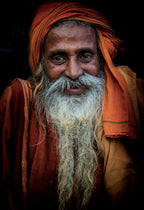 sadhu at Gangâ riverbank Poster och Canvastavla