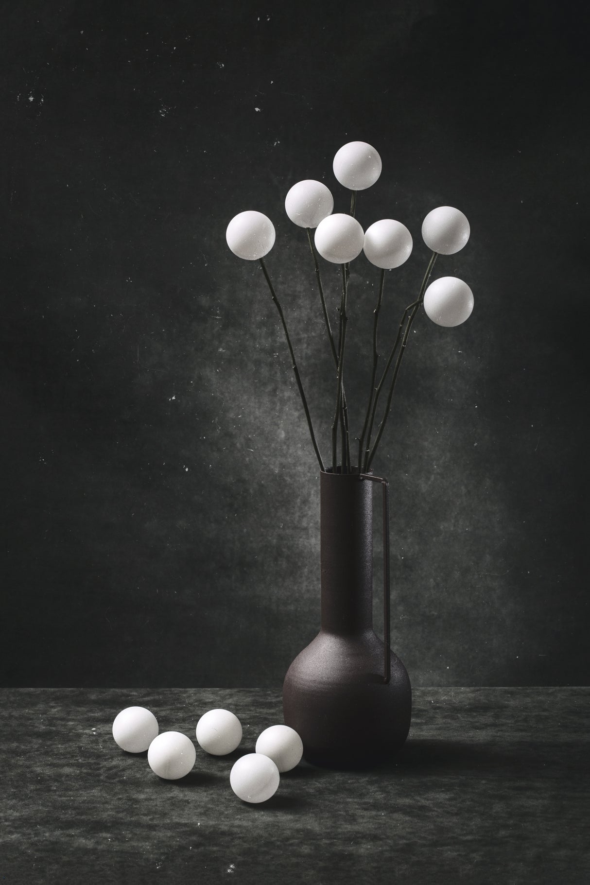 Still life with a bouquet of white balls Poster och Canvastavla