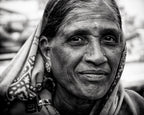 visiting Varanasi (bnw) Poster och Canvastavla