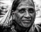 visiting Varanasi (bnw) Poster och Canvastavla