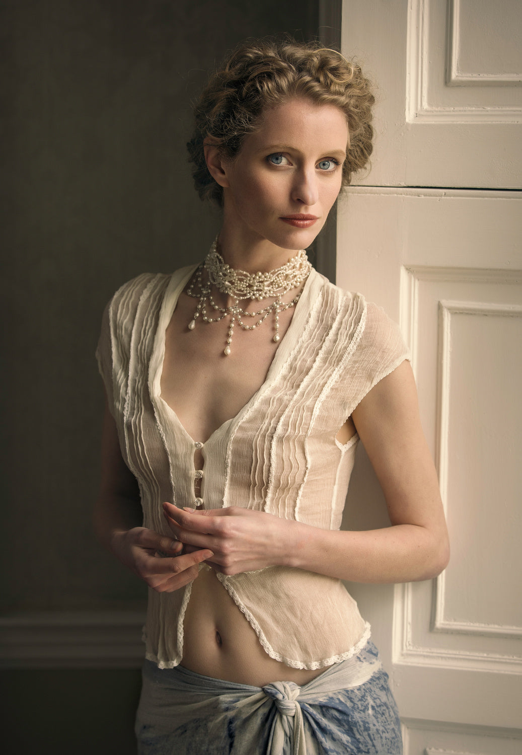 Fredau at the Window Poster och Canvastavla