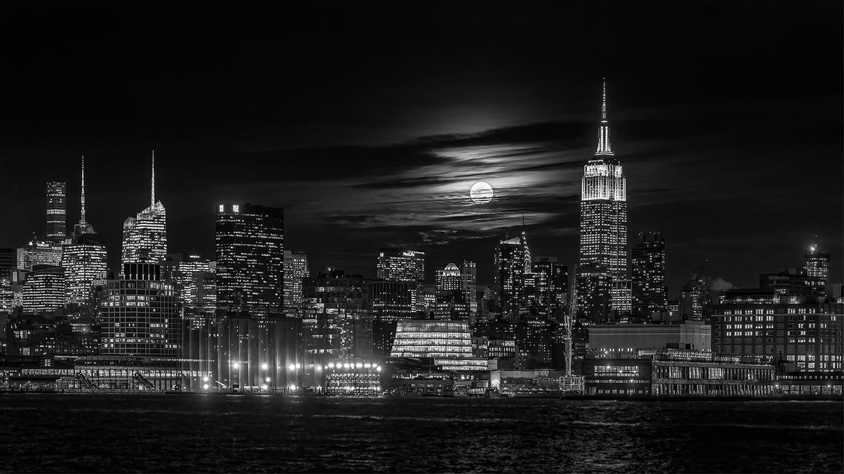 Manhattan at night Poster och Canvastavla