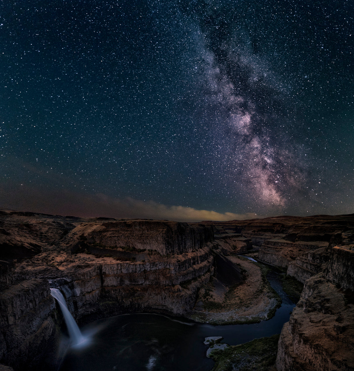 Milky Way over Palouse Falls Poster och Canvastavla
