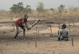 working at a mundari camp-2167 Poster och Canvastavla