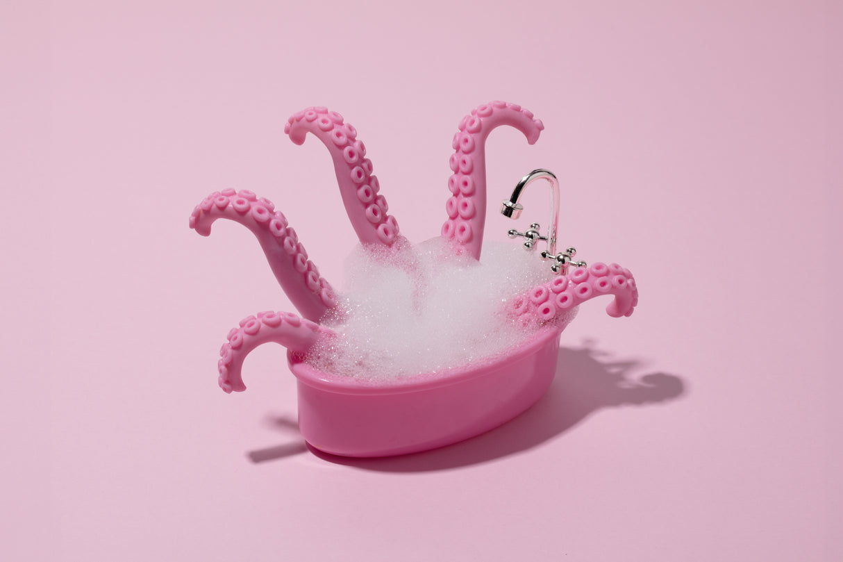 Monsters get dirty too Poster och Canvastavla