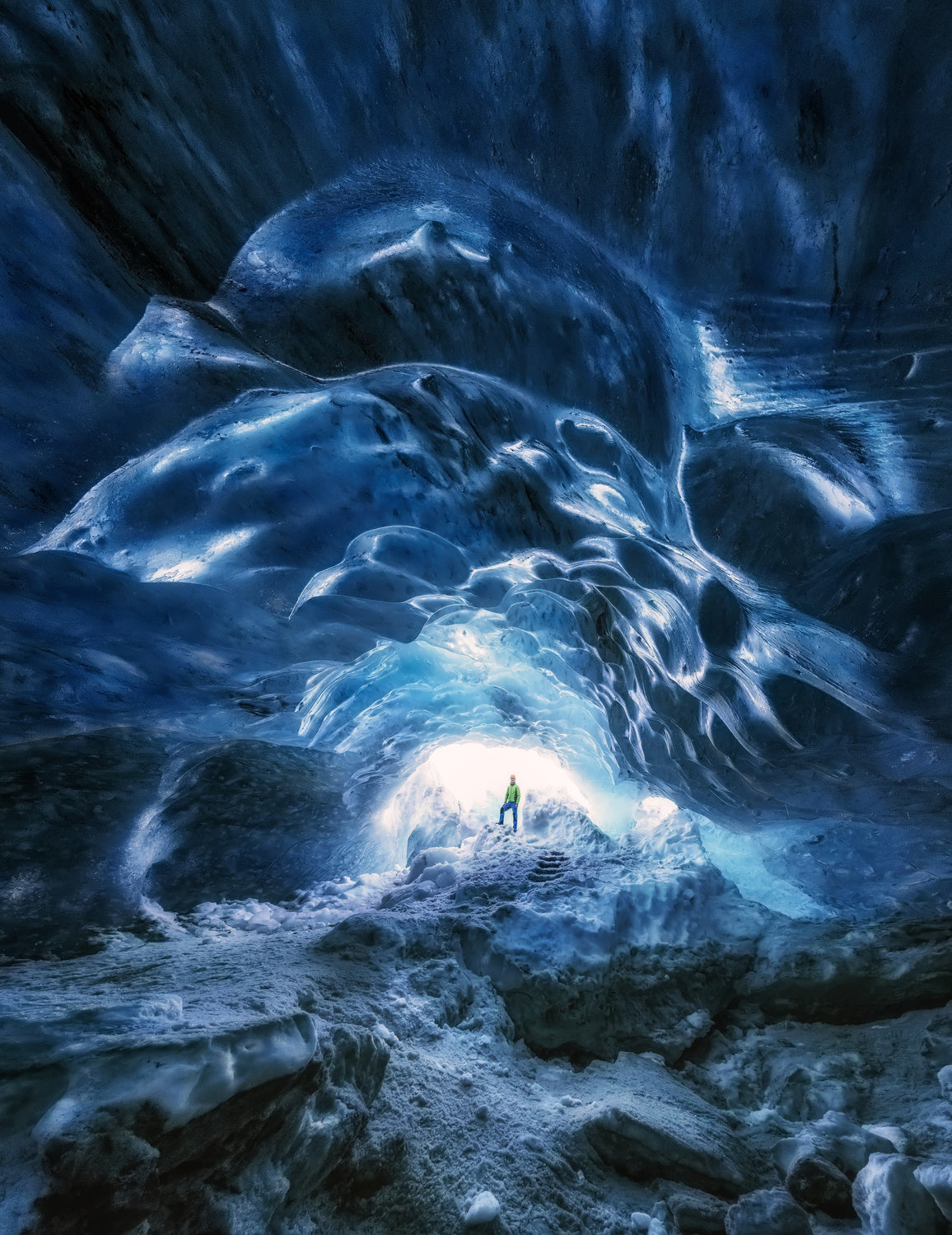 Man in the ice cave Poster och Canvastavla