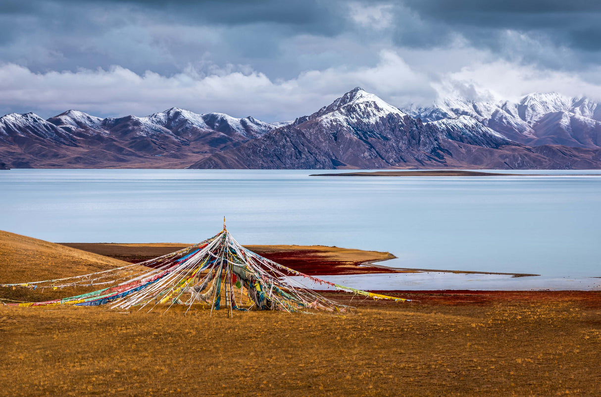 Distant Snowy Mountains Poster och Canvastavla