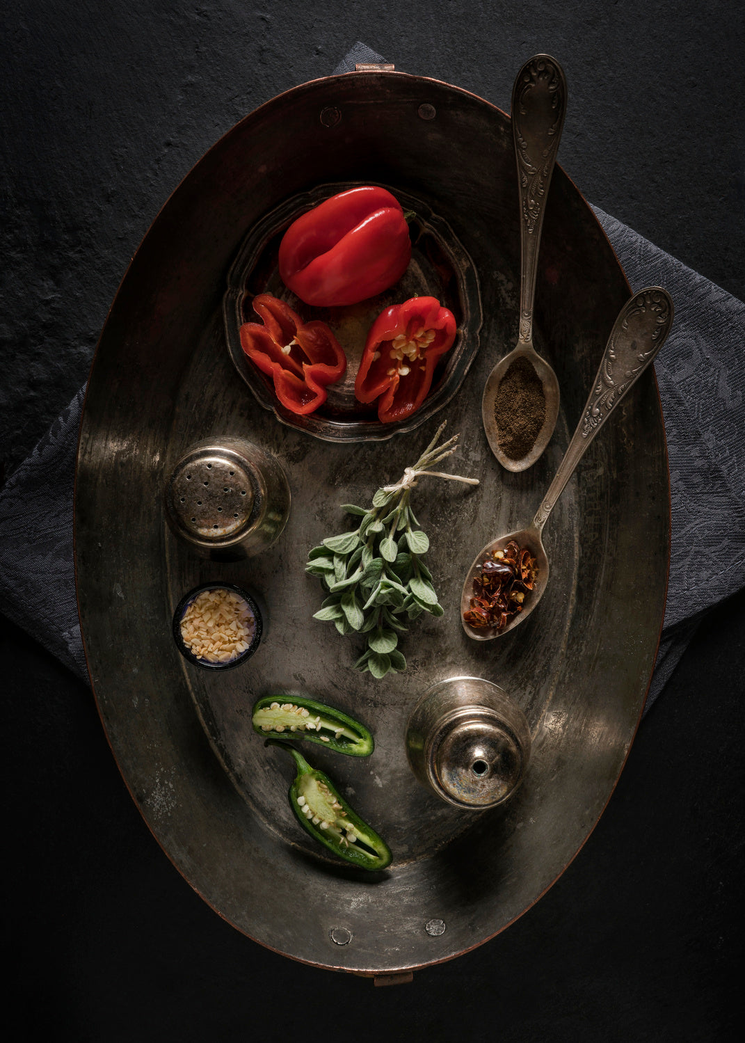 Fresh and dried spices Poster och Canvastavla