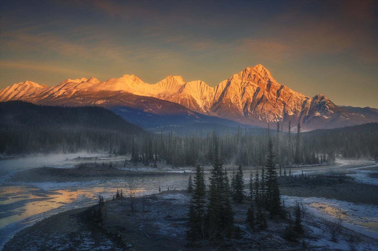 Pyramid Mountain, Canada Poster och Canvastavla