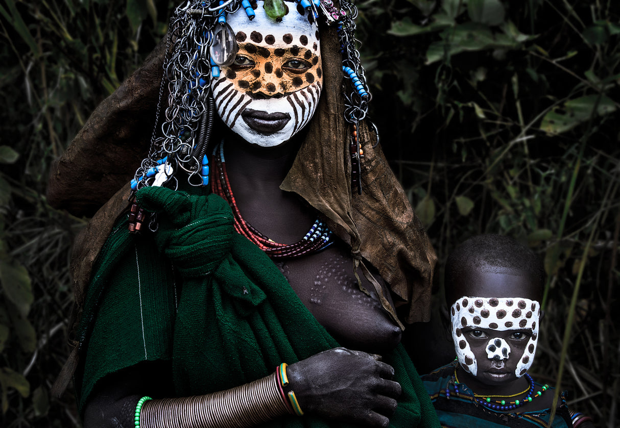 Surma tribe woman and her child - Ethiopia. Poster och Canvastavla