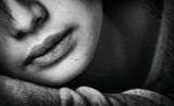 perempuan dalam pelukan Poster och Canvastavla