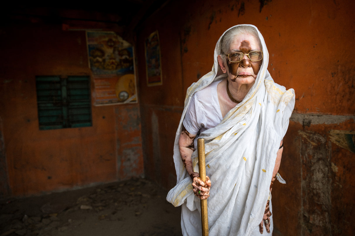 Bangladesh Old Lady Poster och Canvastavla