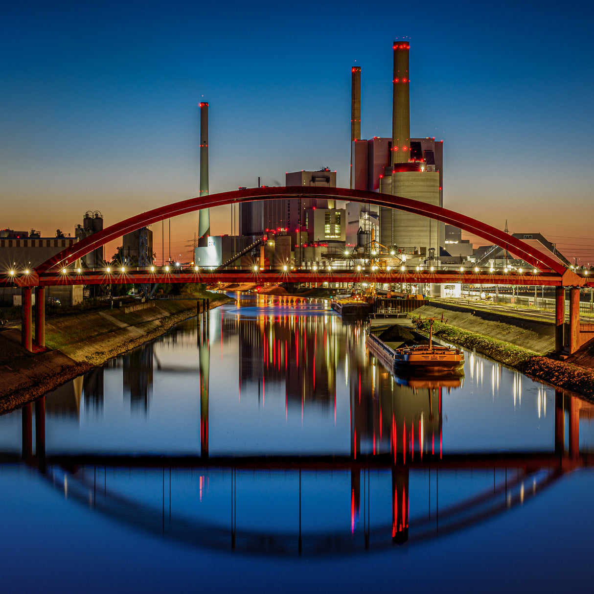 Power Plant Poster och Canvastavla