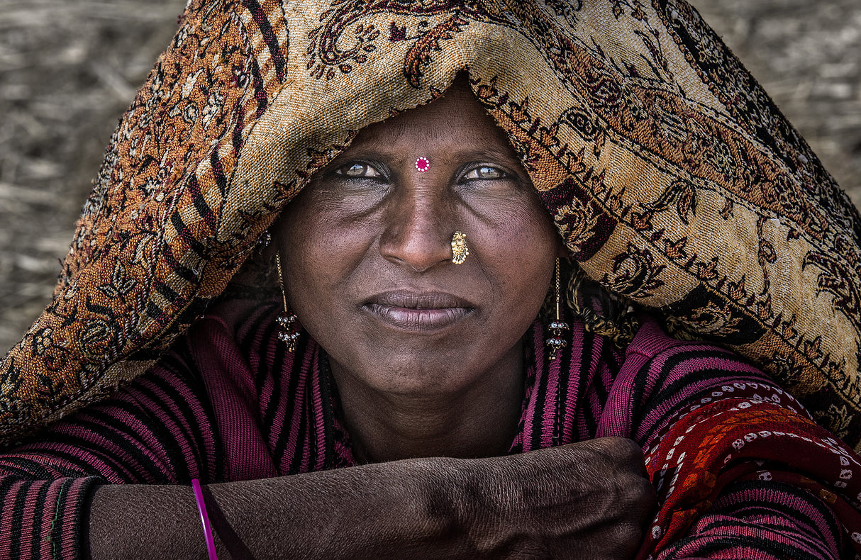 Indian woman at the Kumbh Mela - Prayagraj - India Poster och Canvastavla