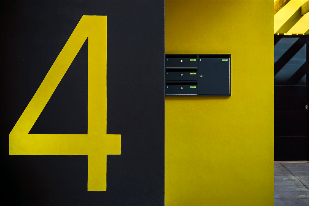 Living at No 4 Poster och Canvastavla