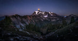 Blood Moon over Mt. Shuksan Poster och Canvastavla