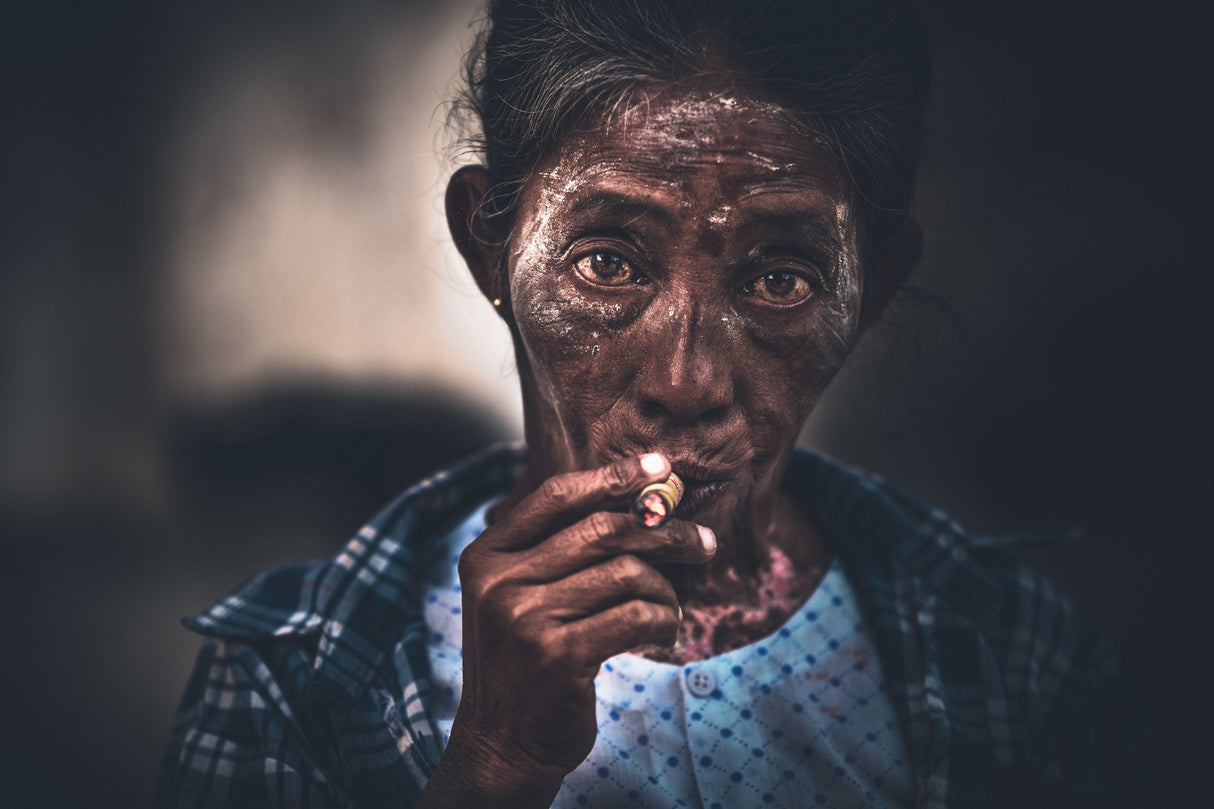 The smoking woman from Burma Poster och Canvastavla