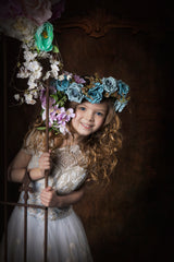 Little  flower girl Poster och Canvastavla