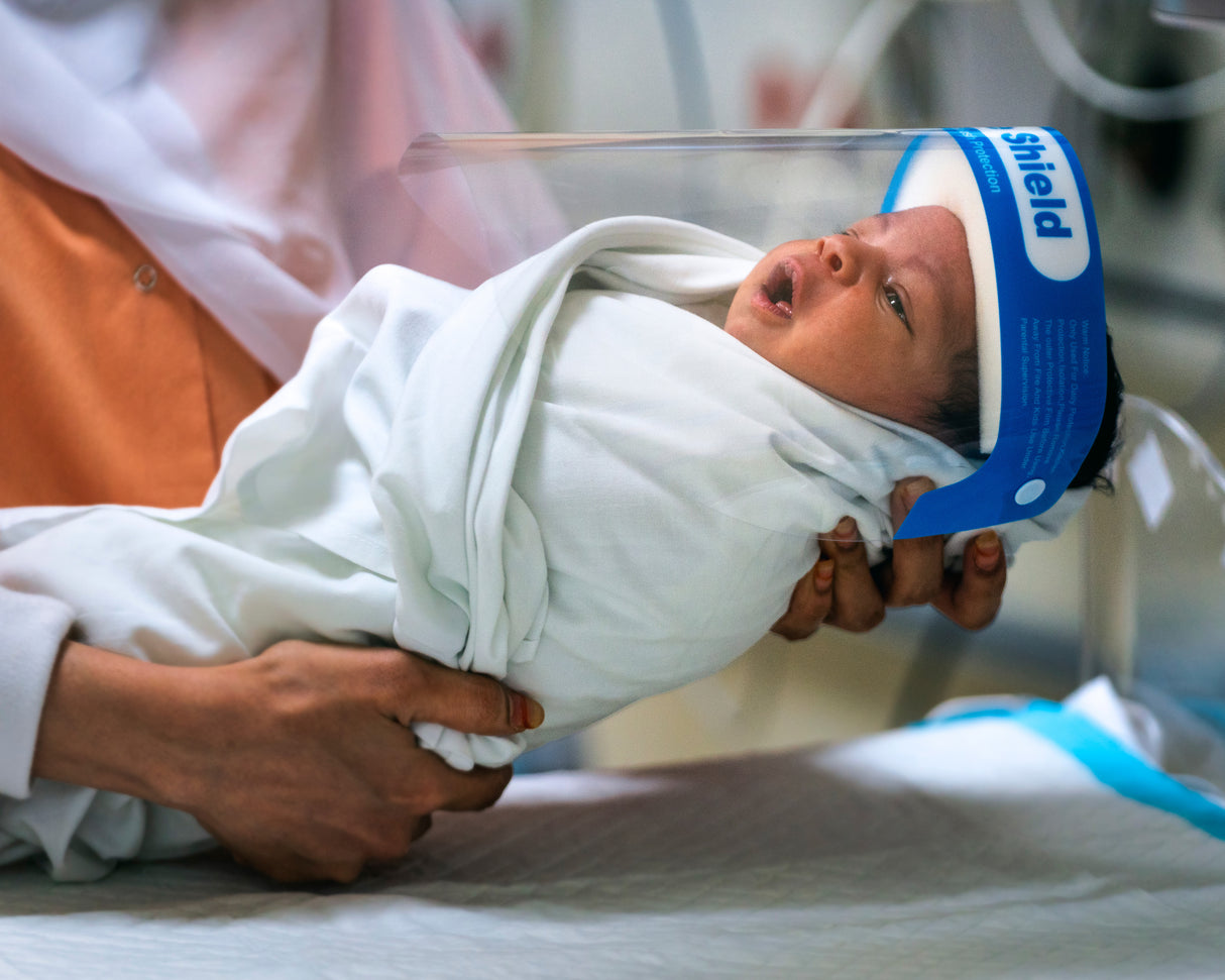 New Born / Covid 19 Poster och Canvastavla
