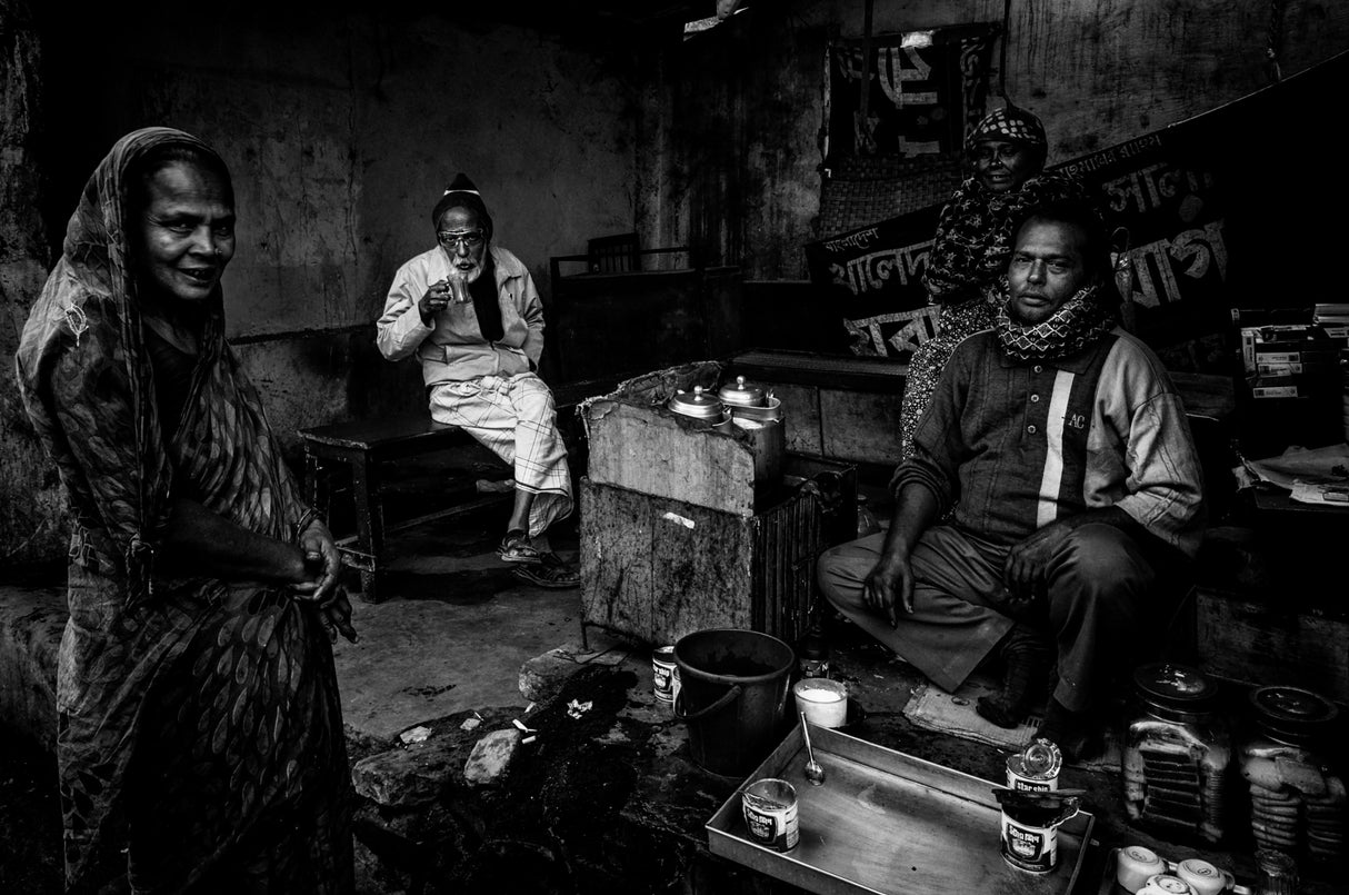In the streets of Bangladesh - XIV Poster och Canvastavla