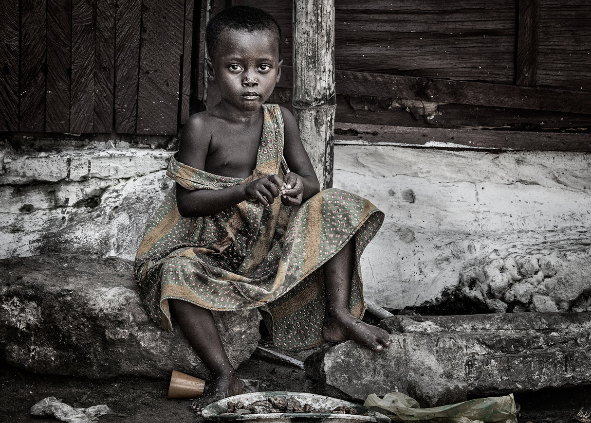 Girl in the streets of Accra - Ghana Poster och Canvastavla