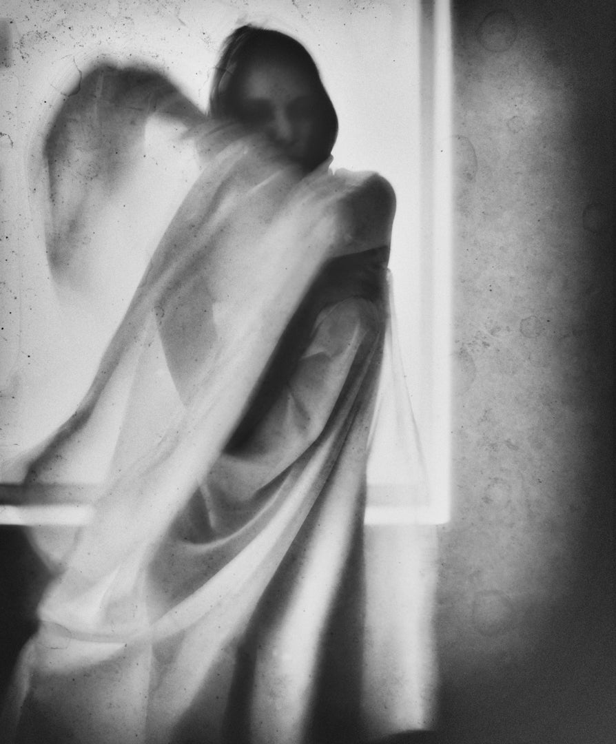THERE IS A SHADOW THAT FOLLOWS ME Poster och Canvastavla
