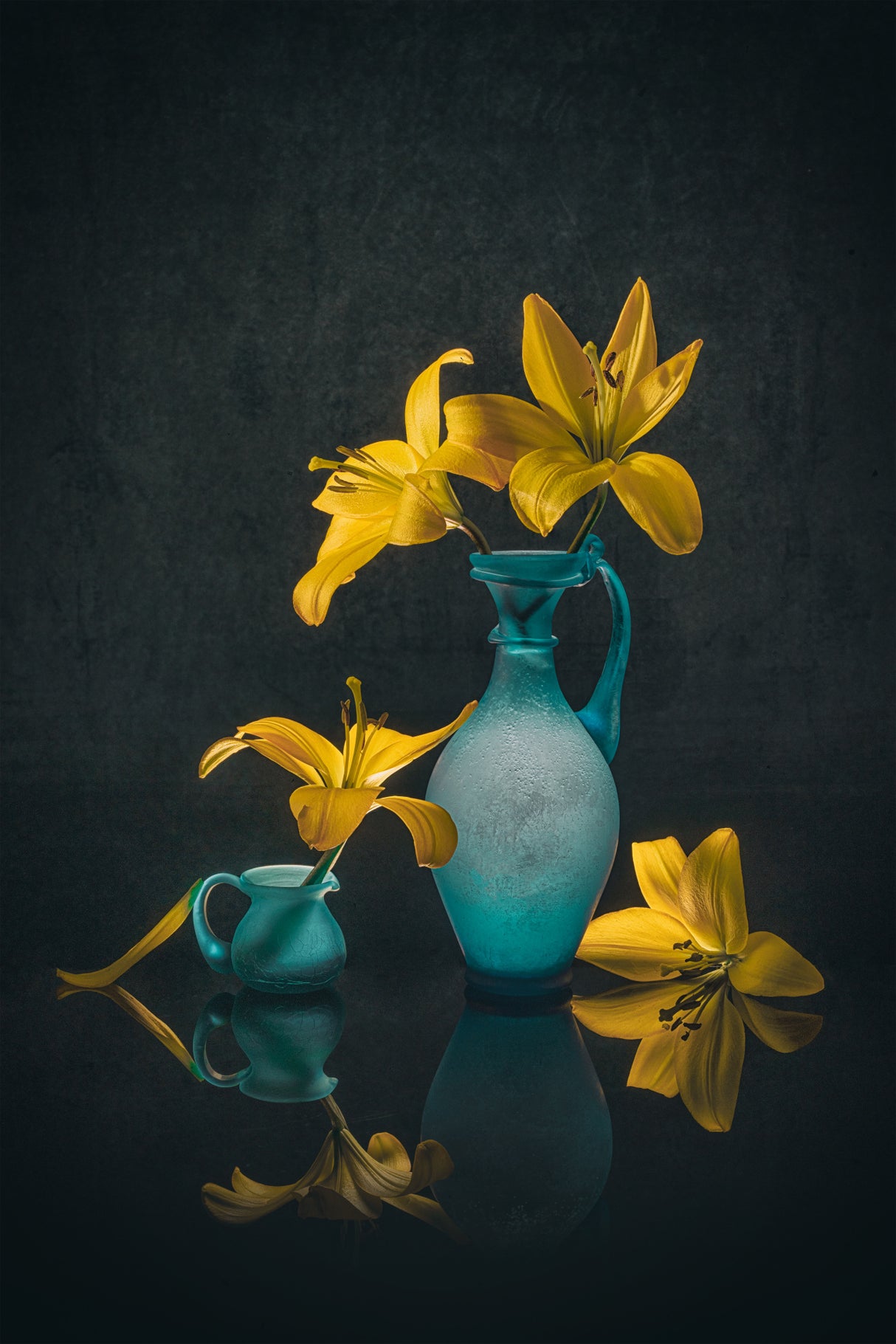 Blooming Yellow Lilies Poster och Canvastavla
