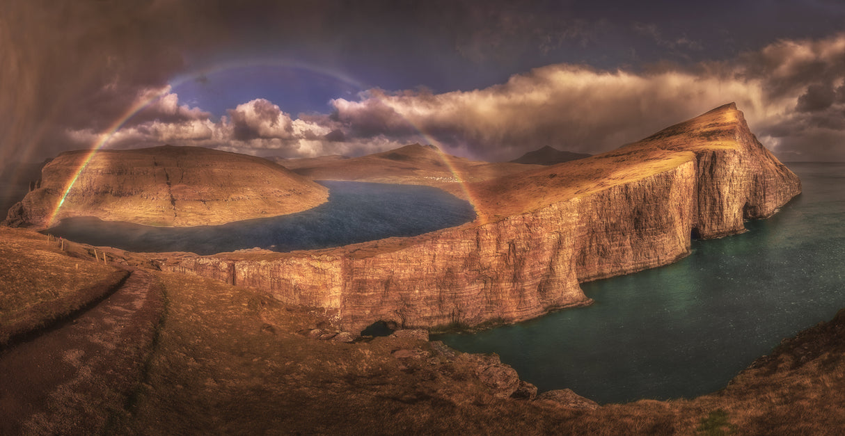 Lake beneath the rainbow Poster och Canvastavla