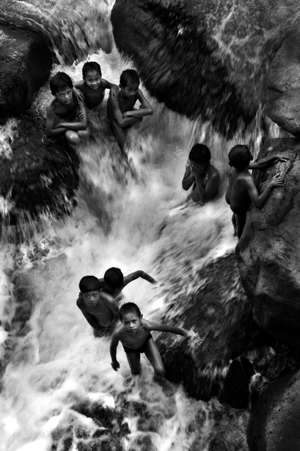 Children bathing in river Poster och Canvastavla