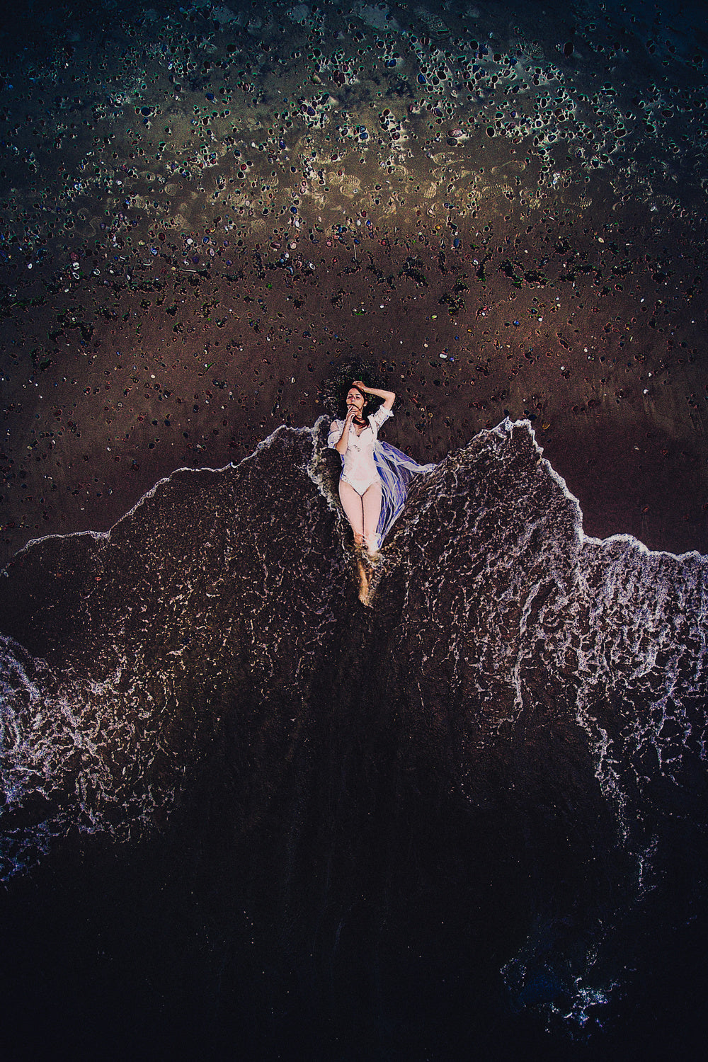 Sometimes you just have to go with the waves Poster och Canvastavla