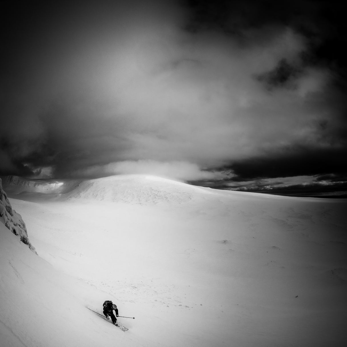Happiness is first tracks in fresh snow Poster och Canvastavla