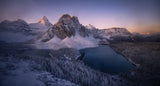 Mount Assiniboine's Glory Poster och Canvastavla
