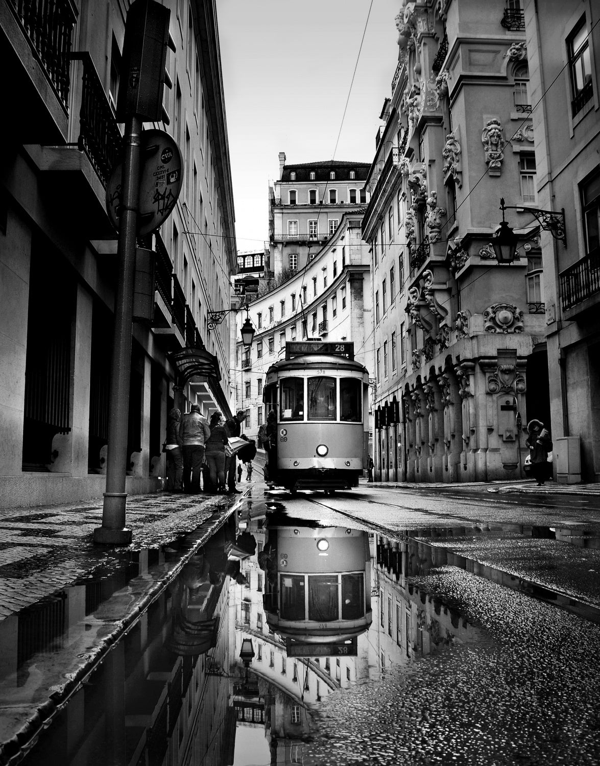 Rainy days in Lisbon Poster och Canvastavla