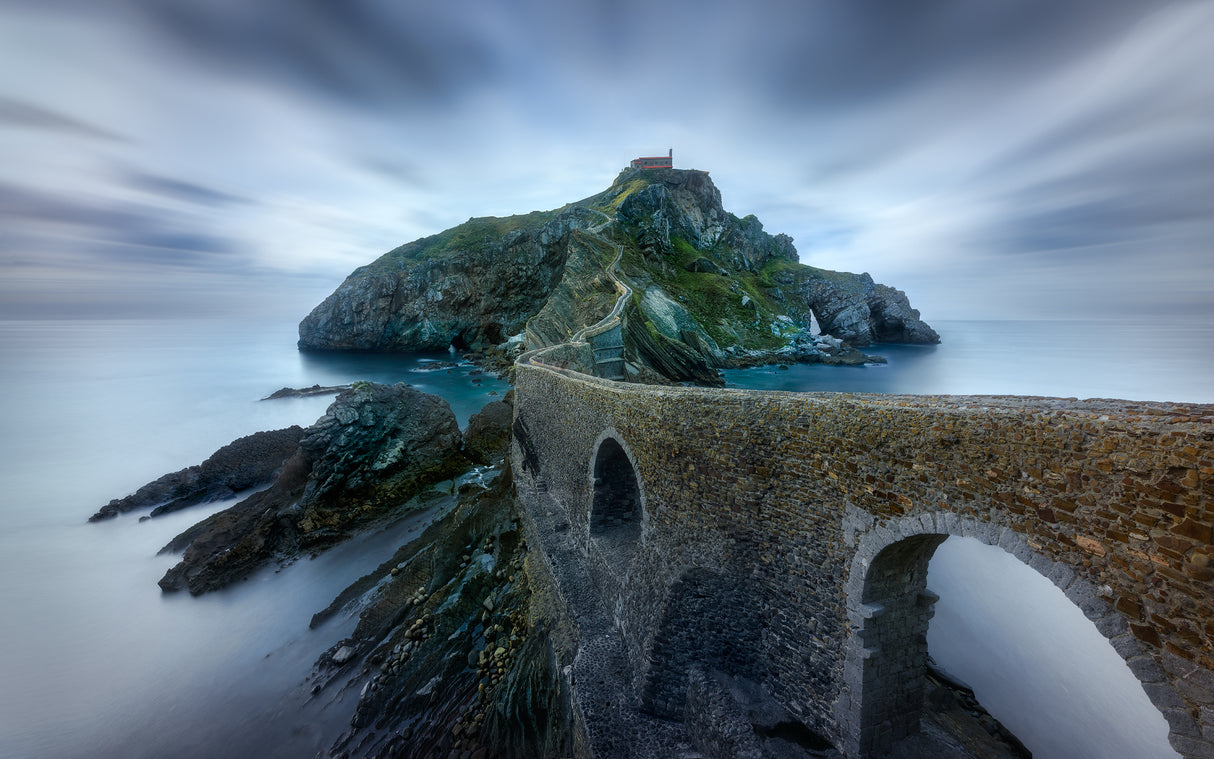 Games of Thrones - Dragonstone Island -San Juan de Gaztelugatxe Poster och Canvastavla