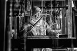 Songket Maker Poster och Canvastavla