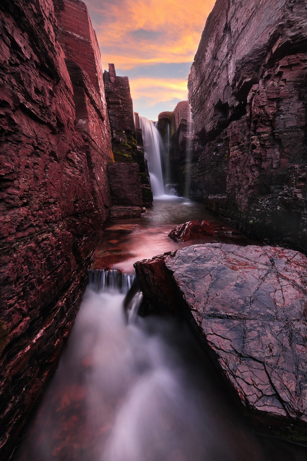 Waterfall passage Poster och Canvastavla